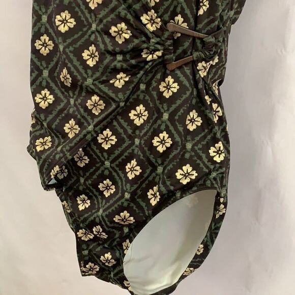 LANDS’END ONEPIECE SWIMSUIT SIZE 12 - Picture 3 of 6